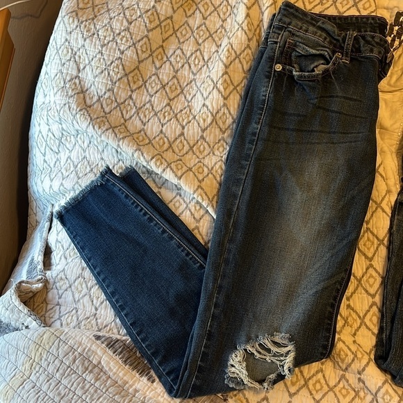 JUST USA, distressed skinny - Picture 4 of 5